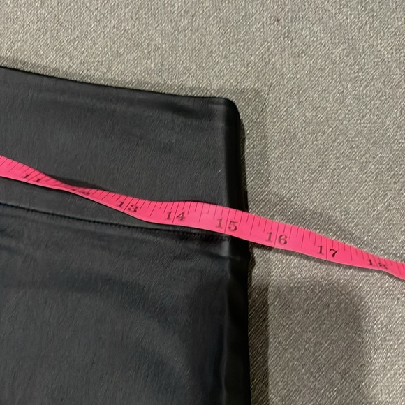 MAURICES Black Coated Faux Leather Mini Skirt Size 6 - Picture 9 of 12